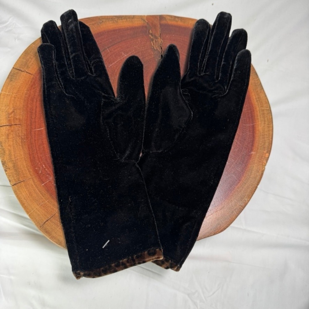Vintage Black Velvet Evening Gloves Leopard Print Trim Mid Length Formal Glamour